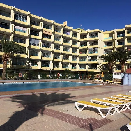 Apartamento Overlooking Yumbo Centre With Heated Pool