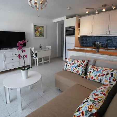 Overlooking Yumbo Centre With Heated Pool Apartamento *