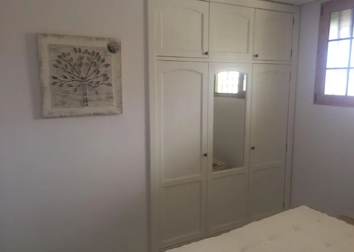 Overlooking Yumbo Centre With Heated Pool 公寓