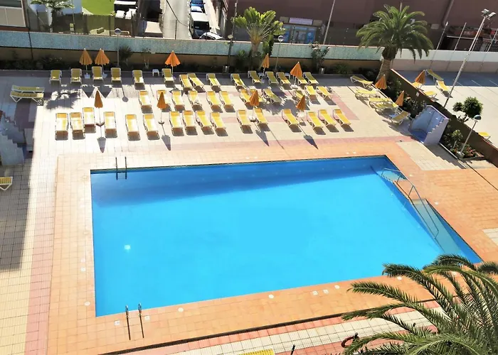 Overlooking Yumbo Centre With Heated Pool 公寓