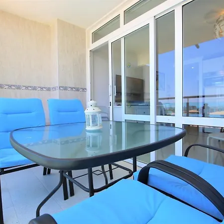 Apartamento Overlooking Yumbo Centre With Heated Pool *